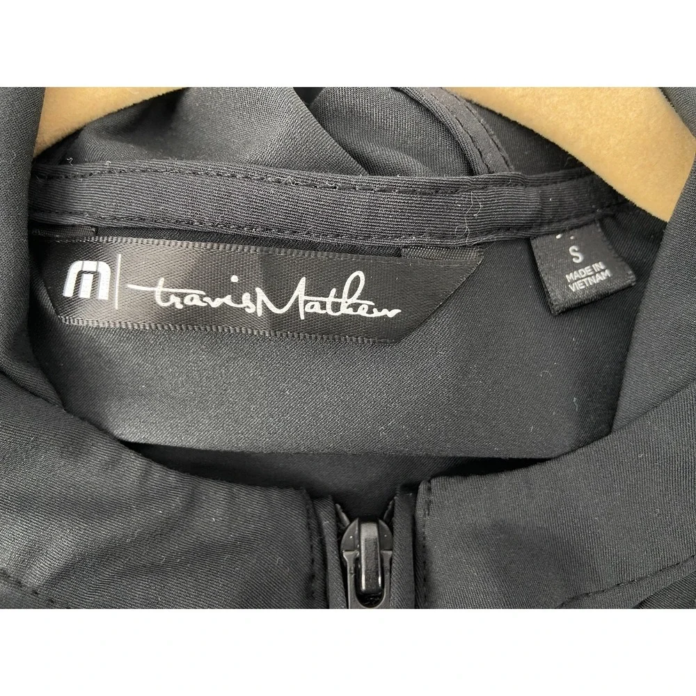 Travis Mathew Jacket Mens Small Black Hooded 1/4 Zip Softshell Golf Windbreaker